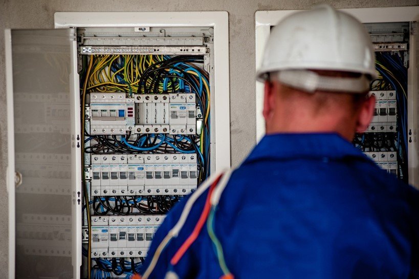 Servicio de electricidad OMC